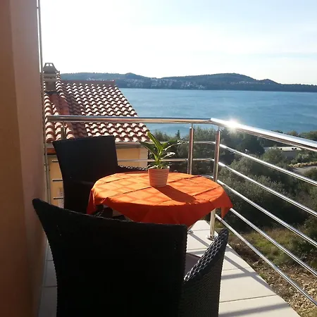 With Parking Space Seget Donji, - 18188 Appartement