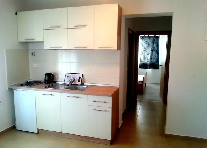 Appartement With Parking Space Seget Donji, - 18188